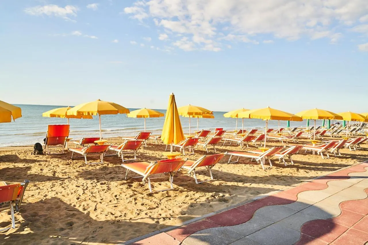 Aparthotel La Pineta Lido di Jesolo 4*,  Italië