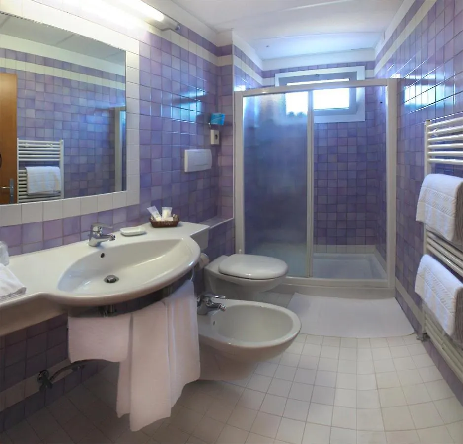 Aparthotel La Pineta Lido di Jesolo 4*,